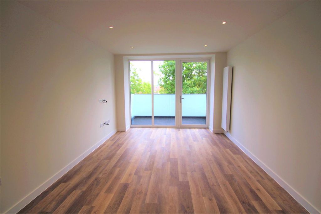 Property photo 3 of 7 Reception Room.Jpg