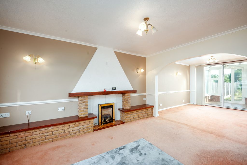 Property photo 2 of 28 03