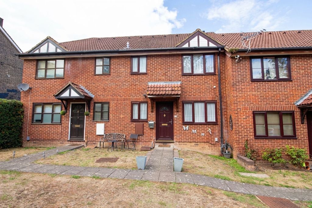Property photo 1 of 8 External