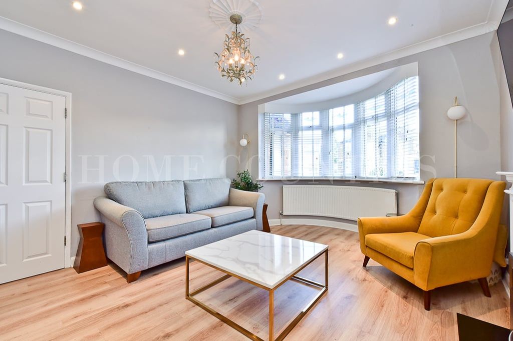 Property photo 3 of 41