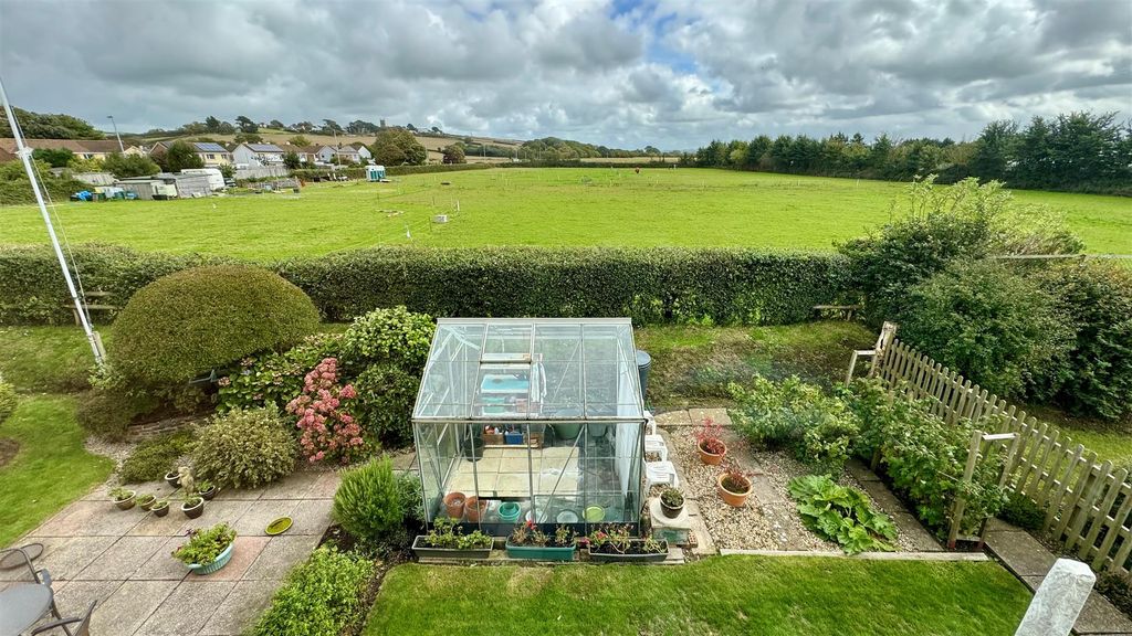 Property photo 2 of 20 16.Jpg