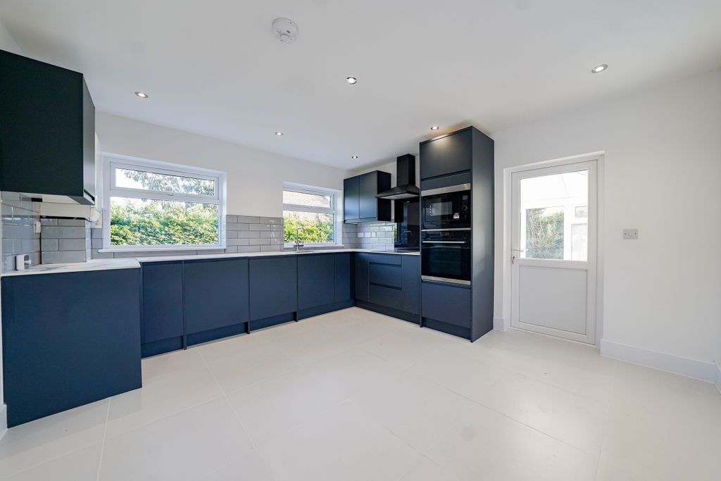 Property photo 3 of 24 Dsc00426