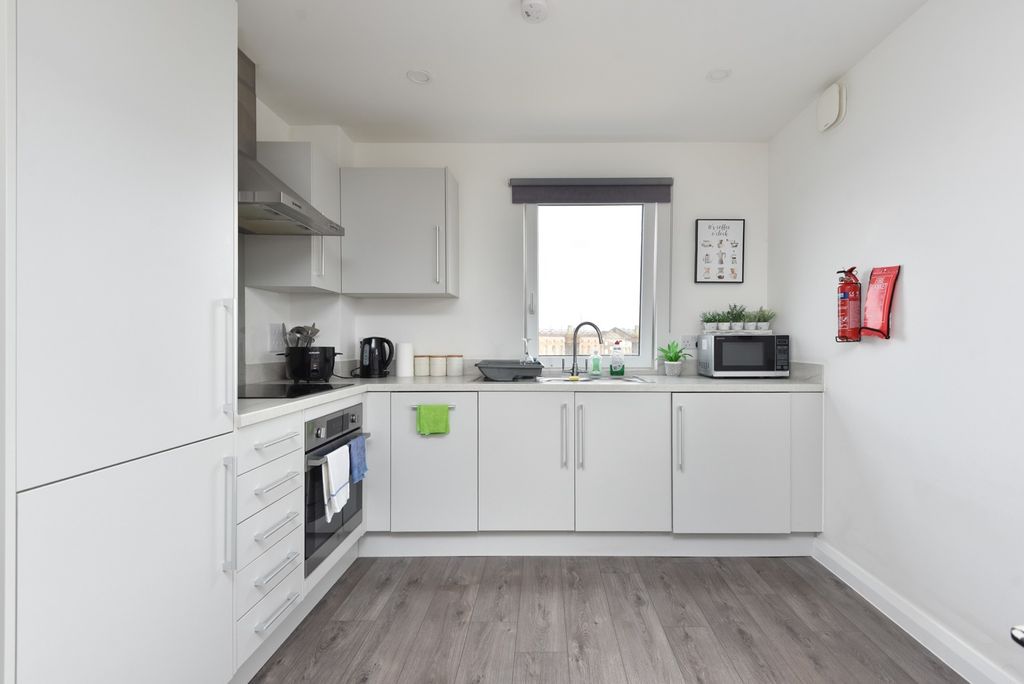 Property photo 3 of 9 48524510