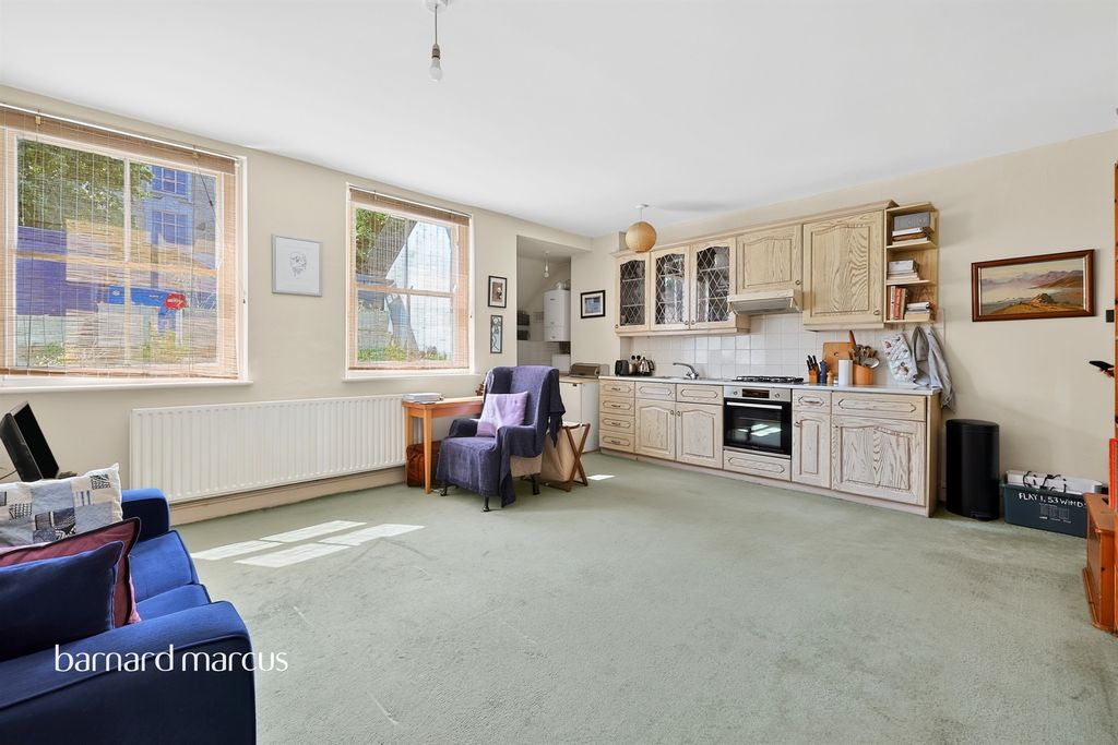 Property photo 2 of 9