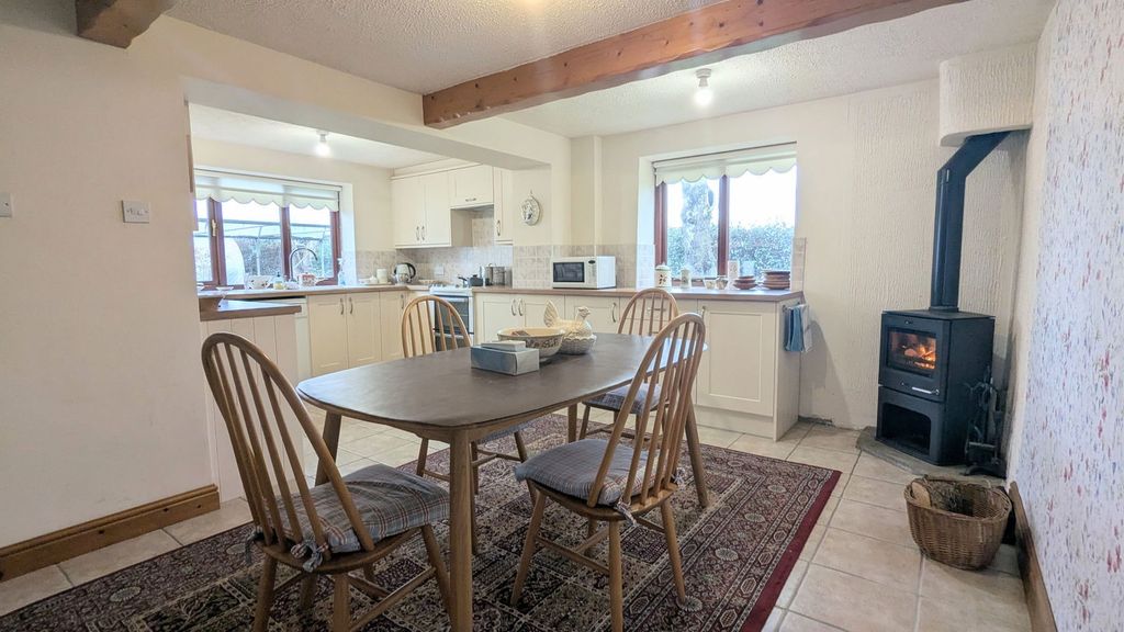 Property photo 2 of 35