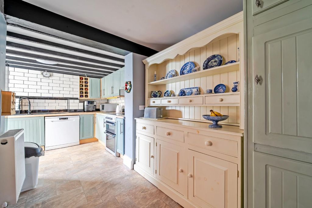 Property photo 3 of 17 Kitchen.Jpg
