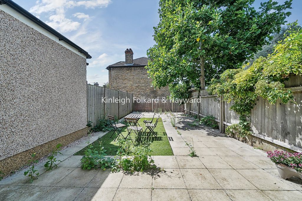 Property photo 2 of 11 Picture No. 25