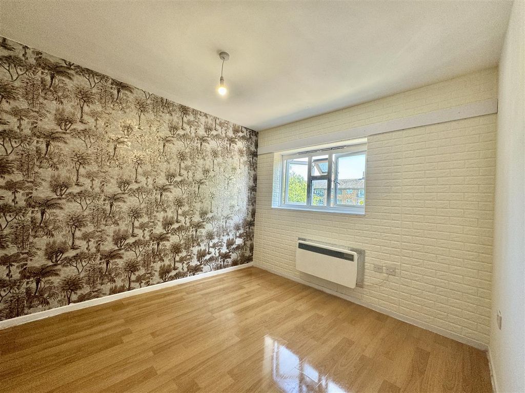 Property photo 3 of 6 Residents Parking: