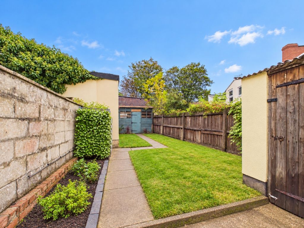 Property photo 3 of 15 Bright, Tidy Garden Under Blue Sky