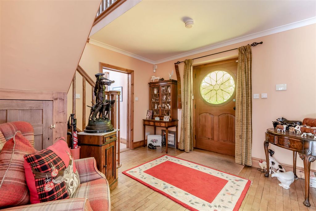 Property photo 3 of 42