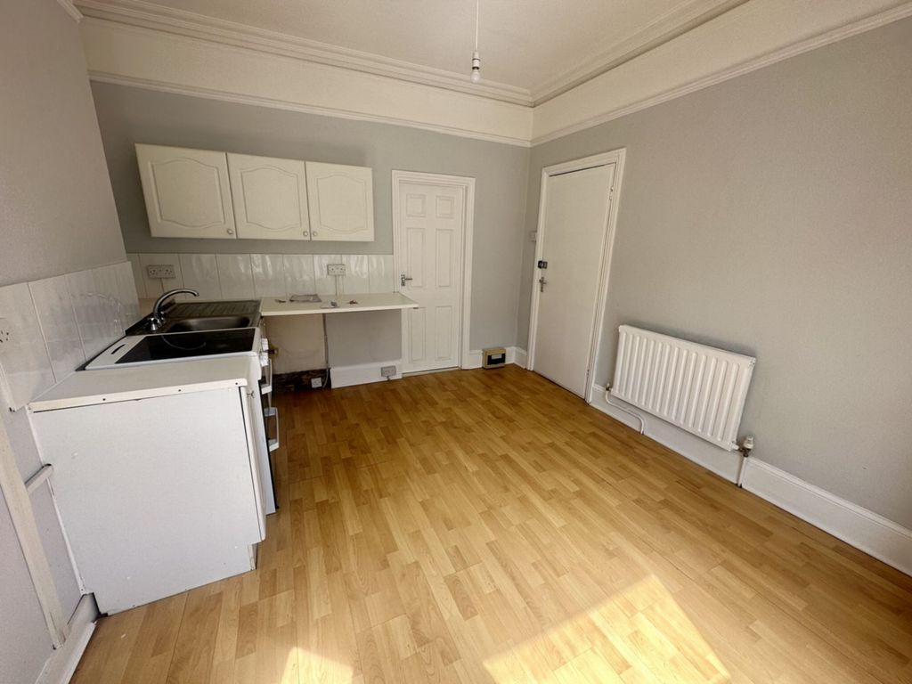 Property photo 3 of 8 Photo 8