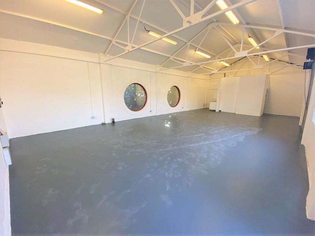 Property photo 2 of 9 Set Star Estate  Unit 10 2.Jpg