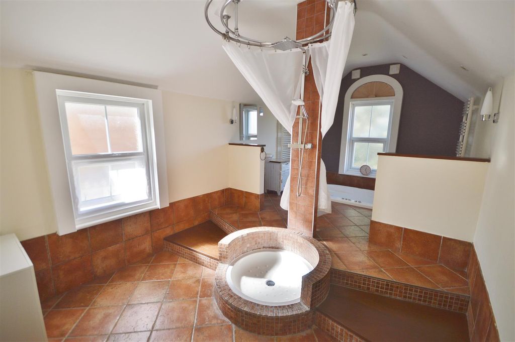 Property photo 3 of 23 Designer Family Bathroom