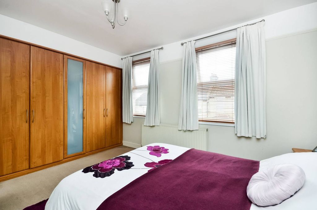 Property photo 3 of 12