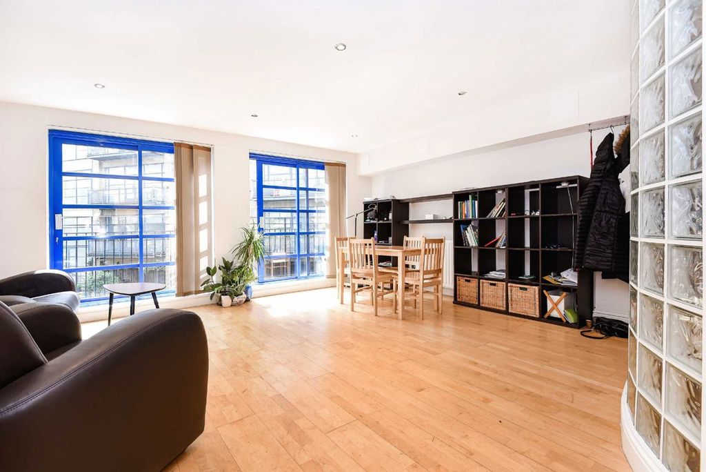 Property photo 2 of 6
