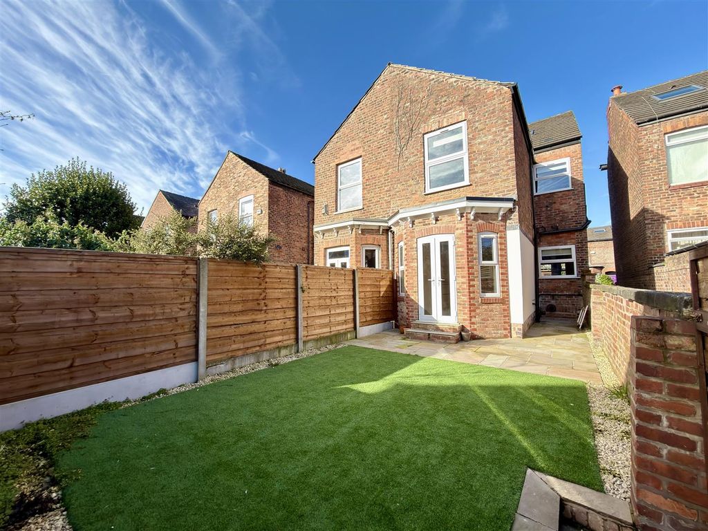 Property photo 2 of 36