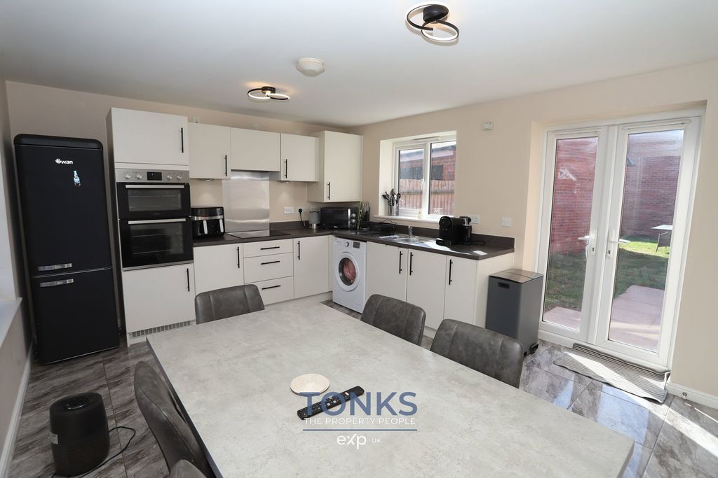 Property photo 3 of 20