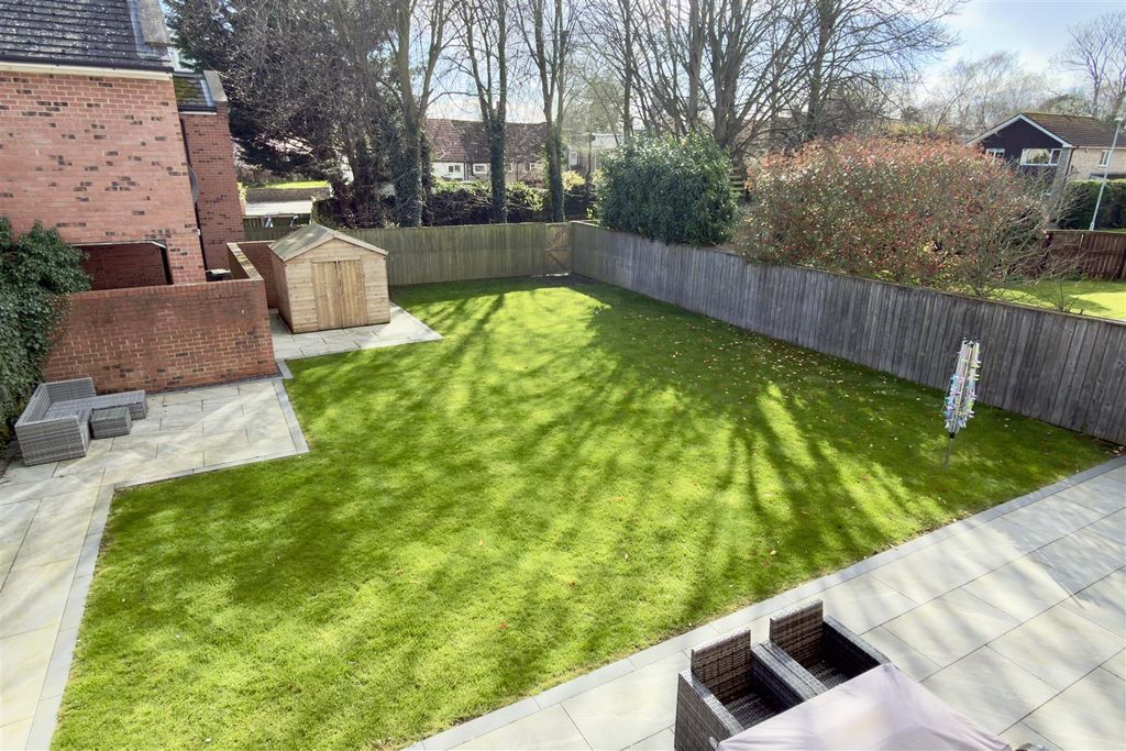 Property photo 2 of 40