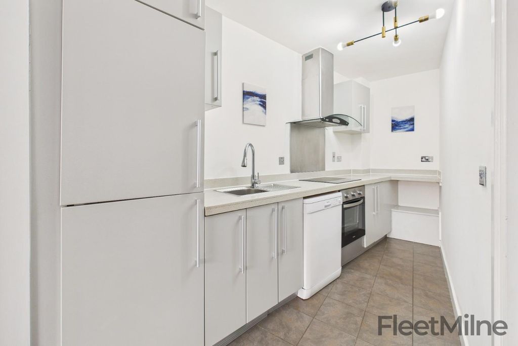 Property photo 3 of 14 Kitchen