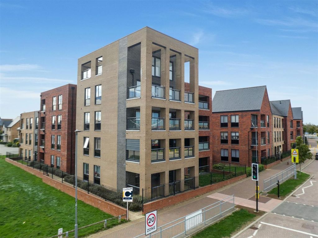 Property photo 2 of 15 327Bar.Jpg