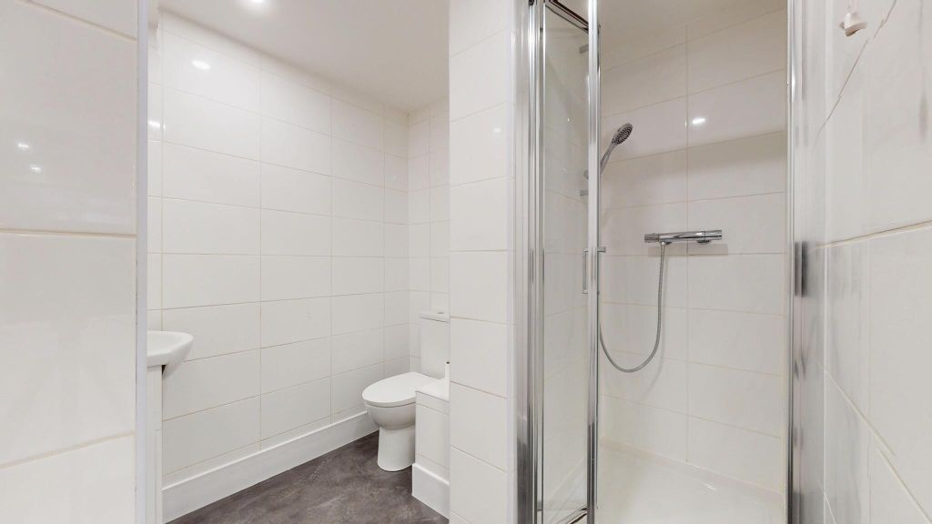 Property photo 3 of 12 Bathroom