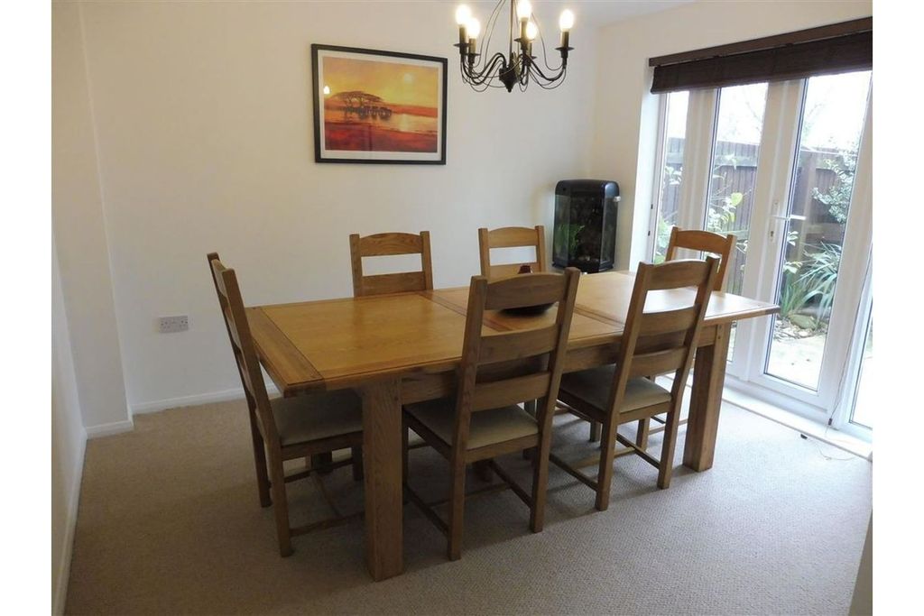 Property photo 3 of 11 Dining Room