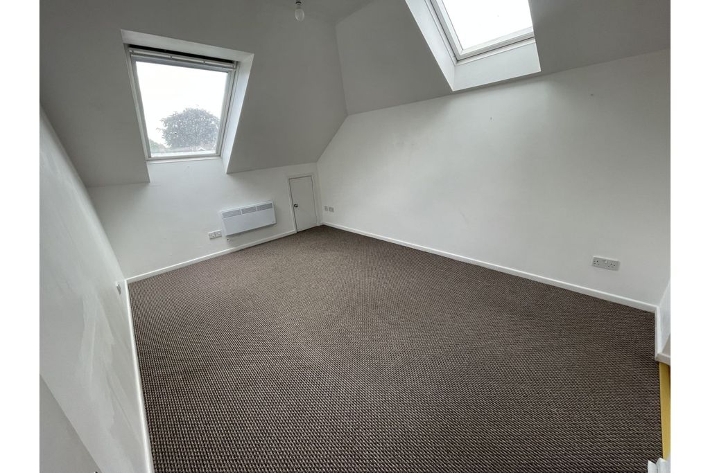 Property photo 3 of 7 Living Room