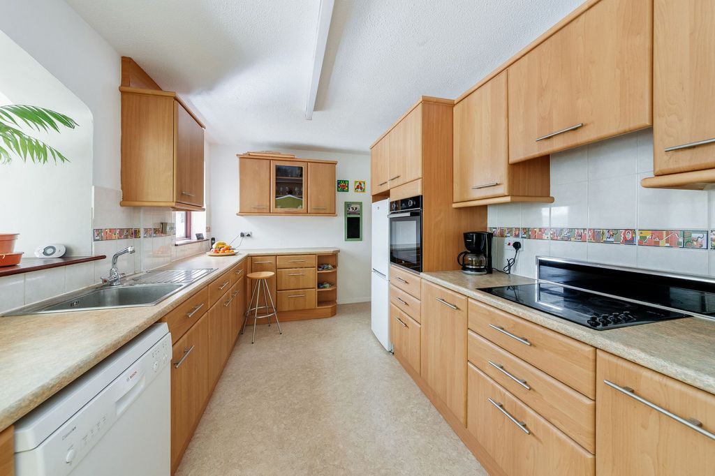 Property photo 3 of 30