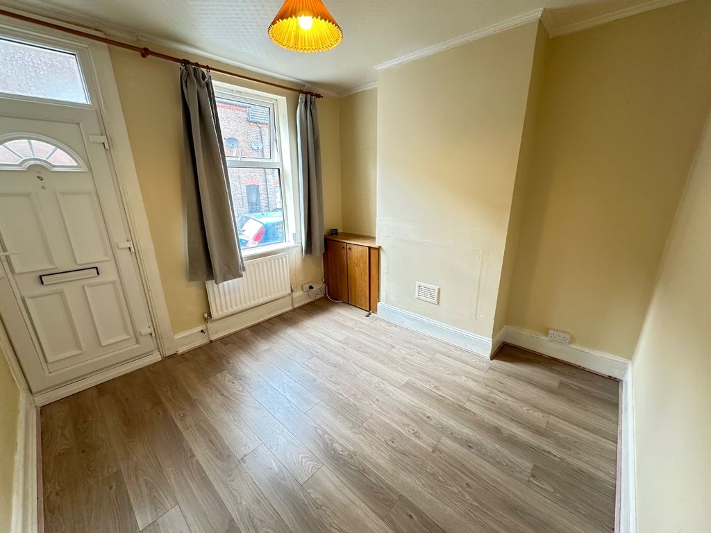 Property photo 2 of 13 4316423