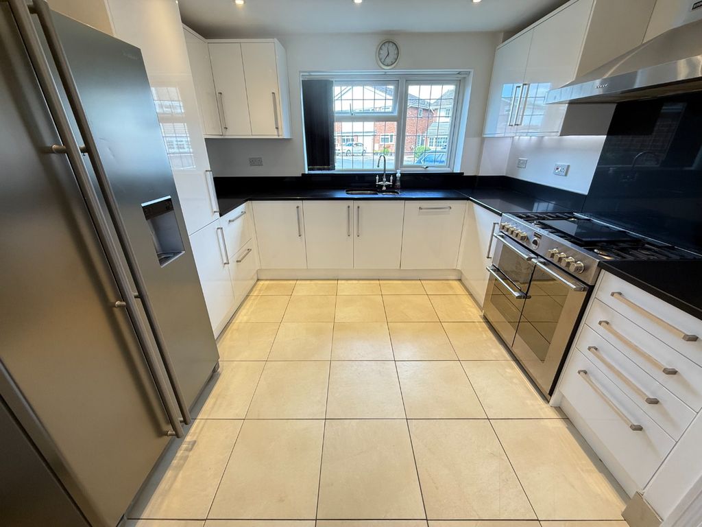 Property photo 2 of 22 5501332