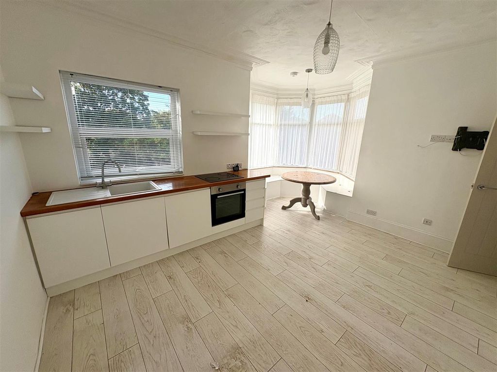 Property photo 2 of 4 2 Studio 1.Jpg