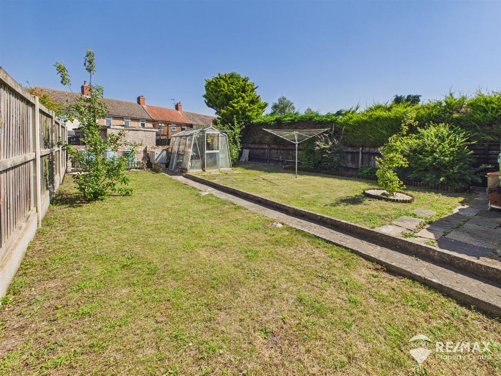 Property photo 3 of 25 Garden.Jpg