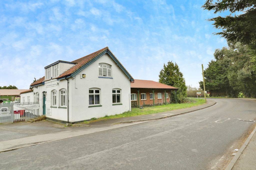 Property photo 1 of 20