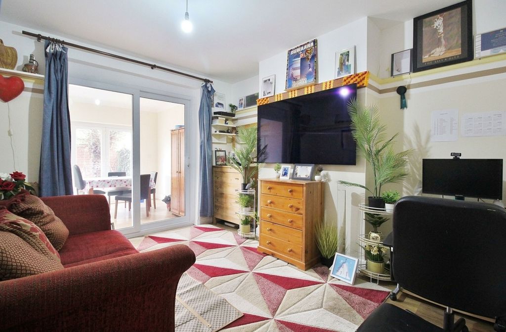 Property photo 3 of 9