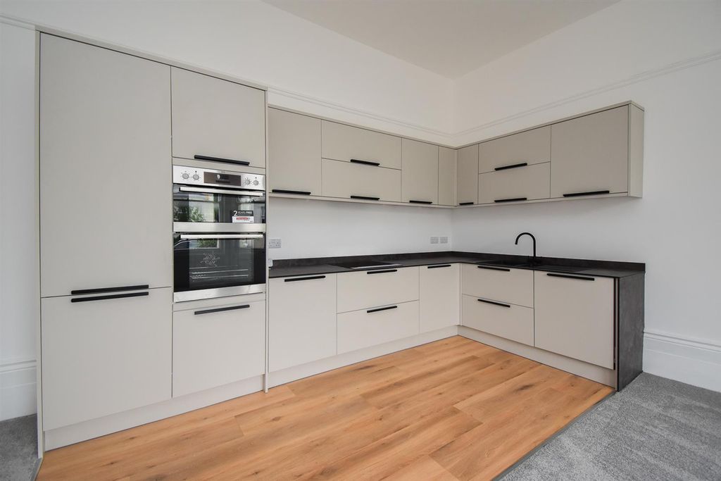 Property photo 2 of 15 Kitchen