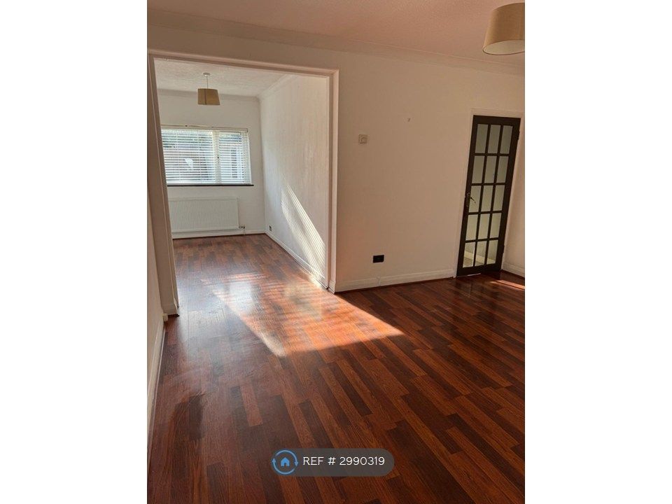 Property photo 3 of 10 Living Area