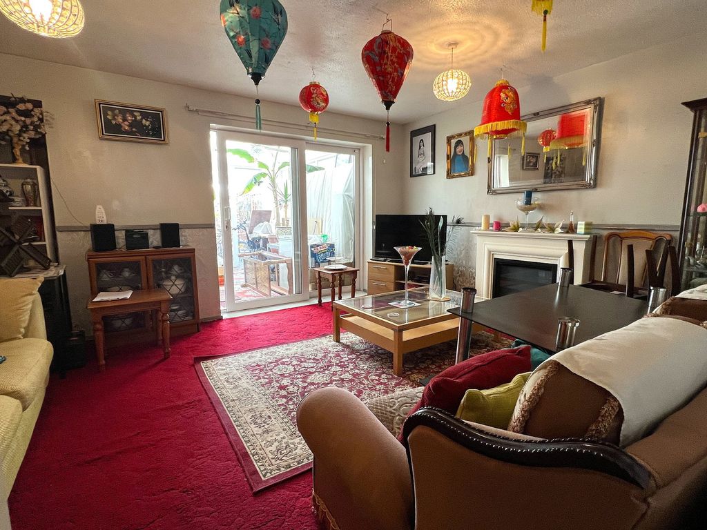 Property photo 2 of 12