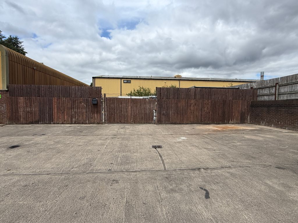 Property photo 1 of 2