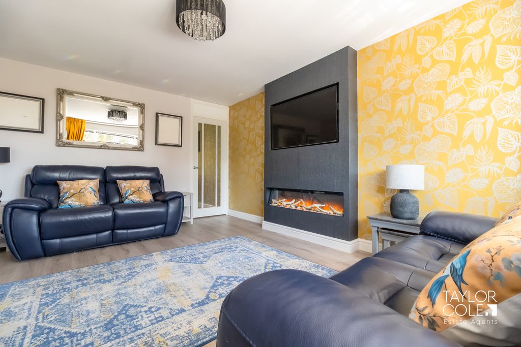 Property photo 2 of 25