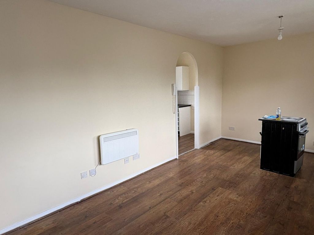 Property photo 2 of 8 85F1c80c-7Dde-4E86-Aaee-40B6c5B13748.Jpeg