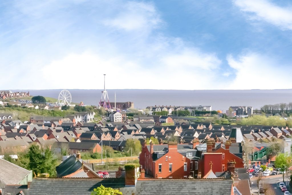 Property photo 2 of 18