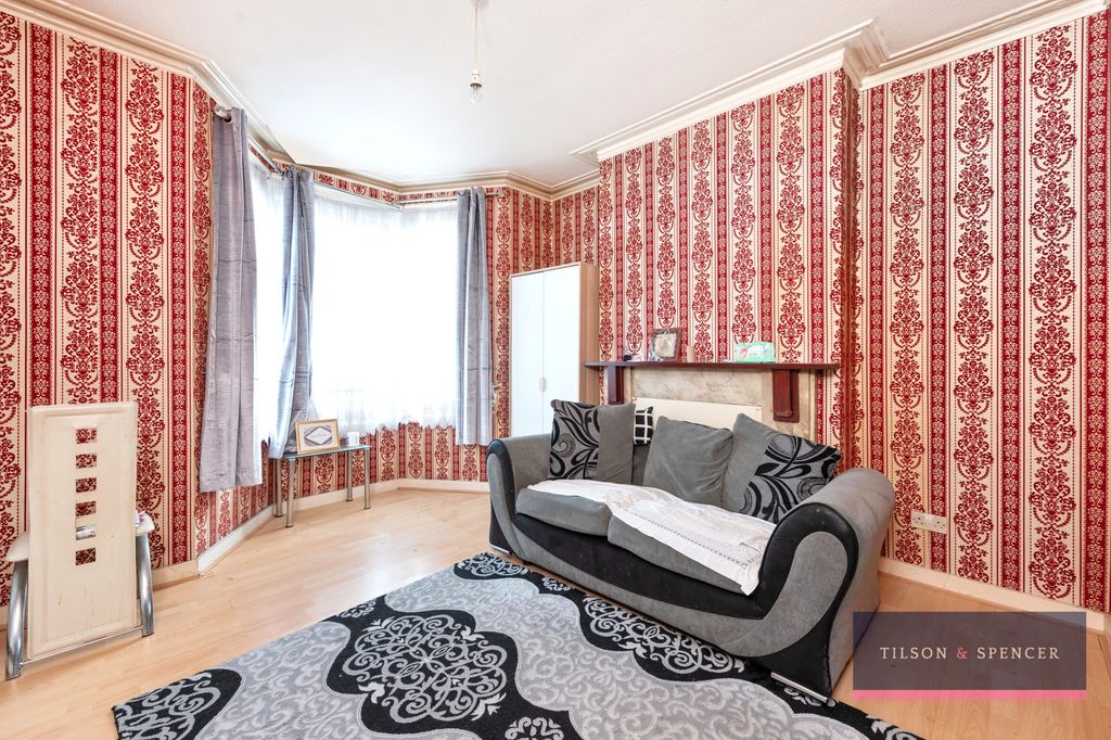 Property photo 2 of 14