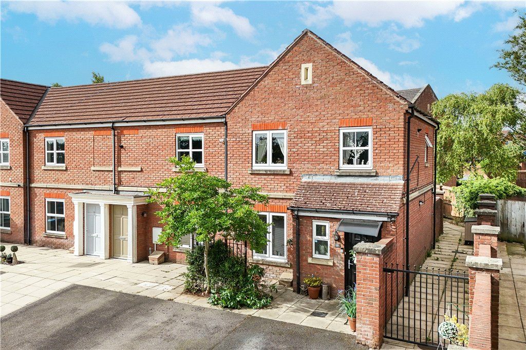Property photo 1 of 15 19 Verity Walk
