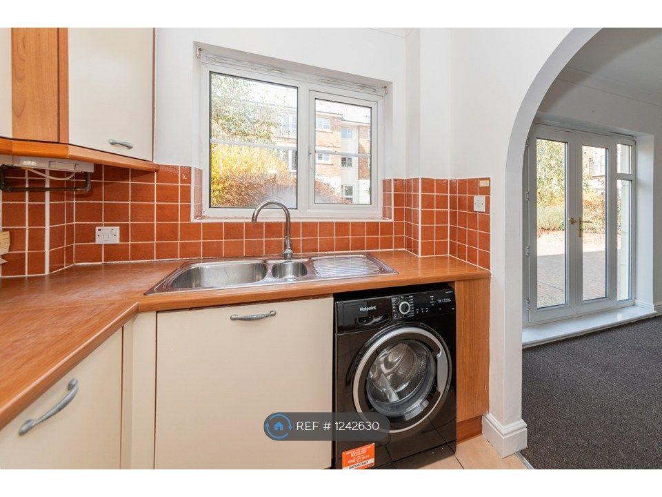 Property photo 3 of 34