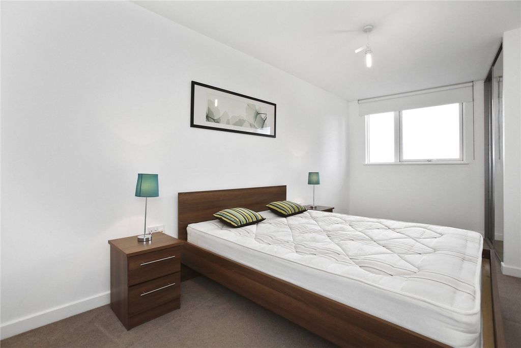 Property photo 2 of 9 Picture No. 17