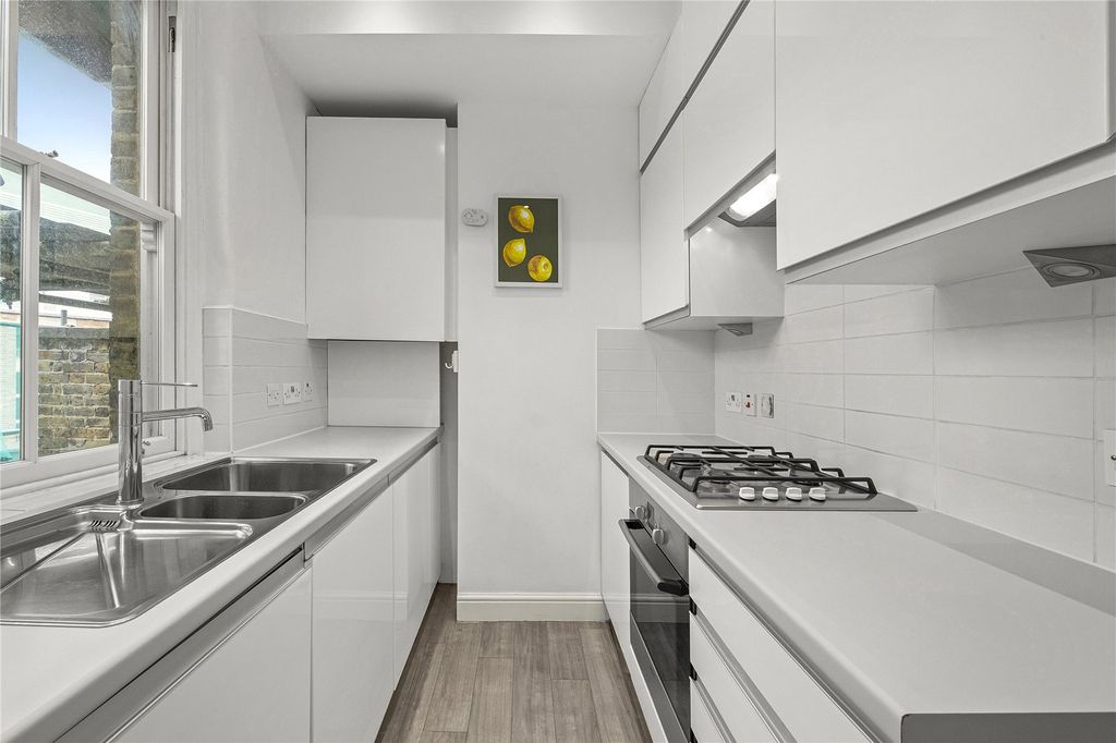 Property photo 1 of 11 Kitchen