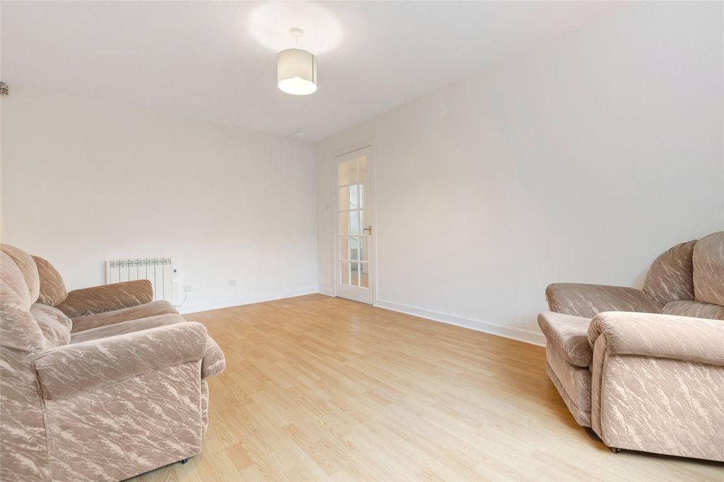 Property photo 3 of 19 Picture No. 26