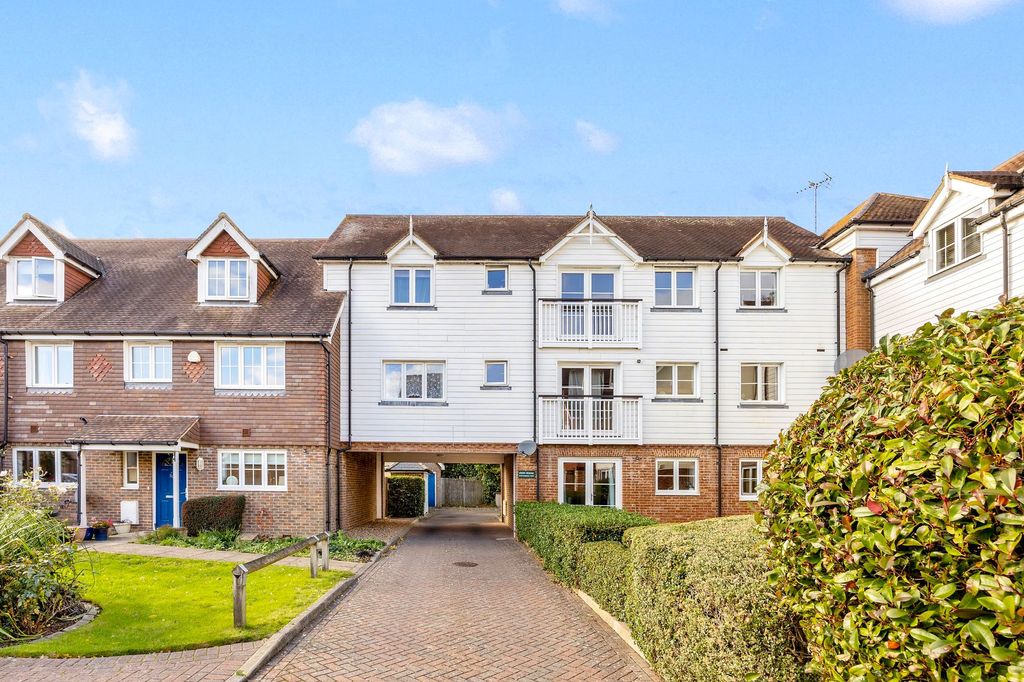 Property photo 1 of 21