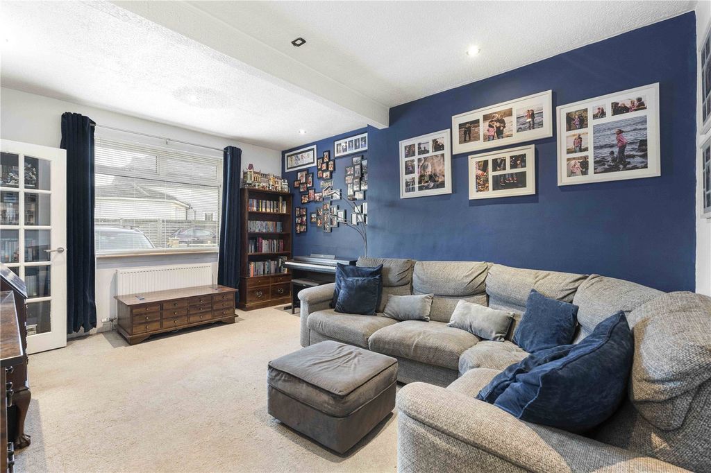 Property photo 2 of 27 Richmond Terrace 2