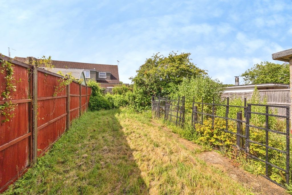 Property photo 1 of 15 Picture No. 16